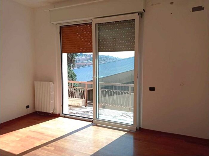 Appartamento quadrilocale in vendita in Via Gastone e Roberto Novelli, Cavour, Ancona