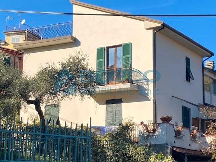 Appartamento quadrilocale in vendita in Via Gazzoli, Pugliola Solaro, Lerici