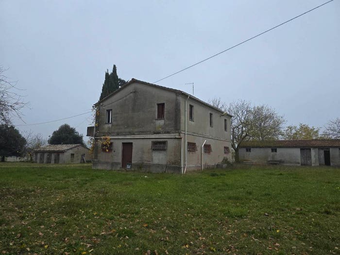 Casa con 6 locali in vendita in Via Tito Livio, Cingoli