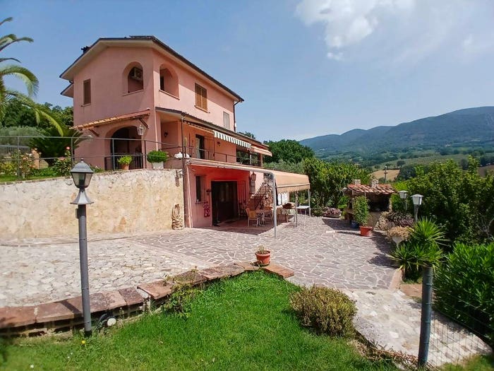 Casa con 6 locali in vendita in Località Acquavogliera, San Gemini