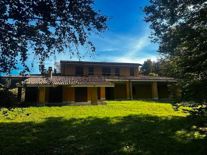 Casa con 6 locali in vendita in Miasino
