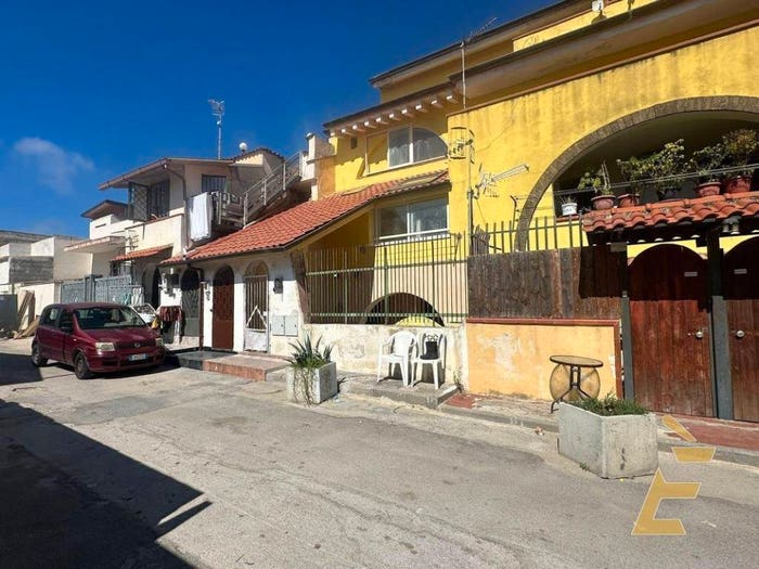 Appartamento con 6 locali in vendita in via licola mare, Licola Mare, Giugliano in Campania