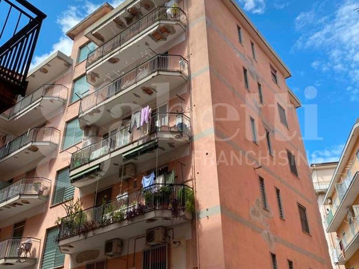Appartamento quadrilocale in vendita in Via Istria, Centro, Battipaglia
