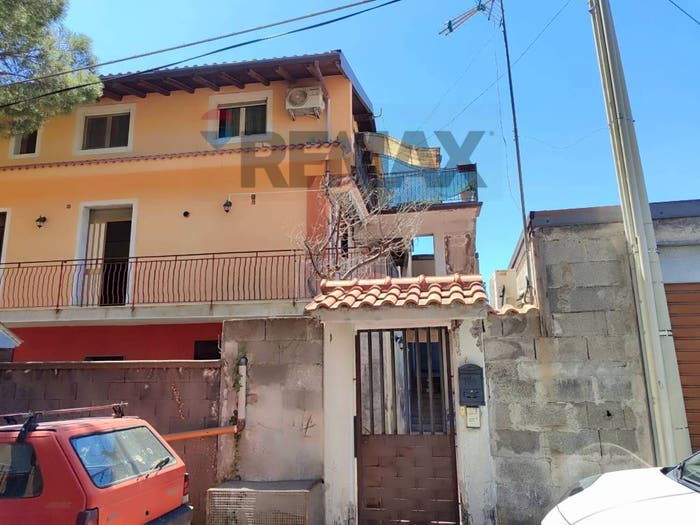 Appartamento quadrilocale in vendita in Corso Indipendenza, Villaggio Del Pino Le Ginestre, Belpasso
