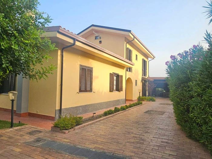 Casa con 5 locali in vendita in Via Cesare Beccaria, Frabotto Mannesi, Montepaone