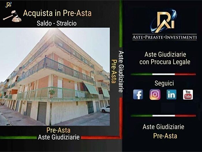 Appartamento quadrilocale in vendita in via Salvo D? ? Acquisto, Centro, Margherita di Savoia