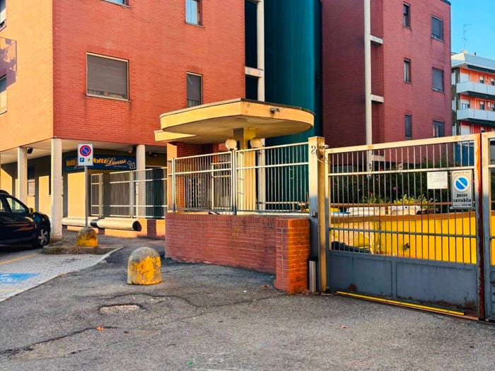 Appartamento quadrilocale in vendita in Via Cesare Battisti, Terrazzano, Rho