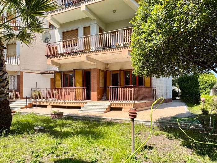 Appartamento quadrilocale in vendita in Via M Rapisardi, Cannizzaro, Aci Castello
