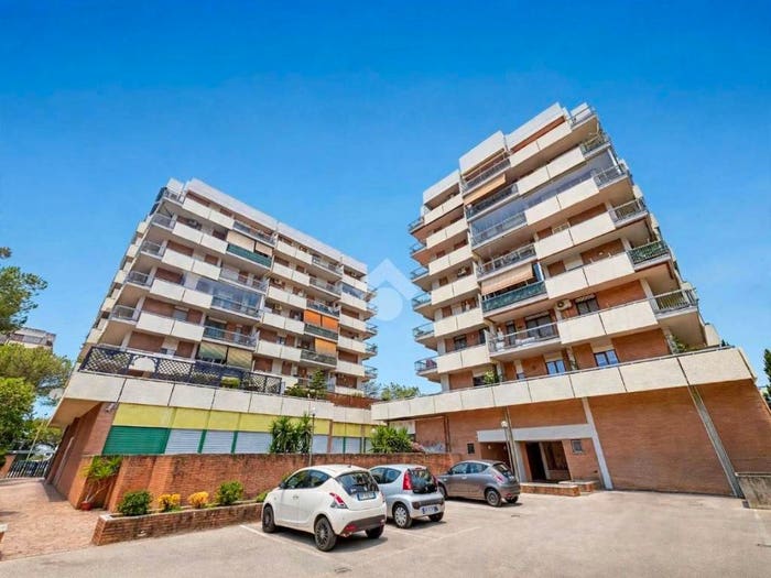 Appartamento trilocale in vendita in Via Pagoda Bianca, Torrino, Roma