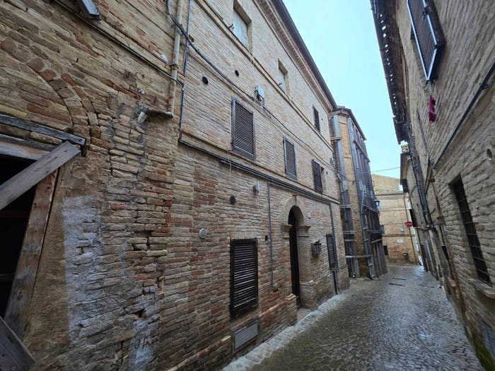Case in Vendita e in Affitto - 2