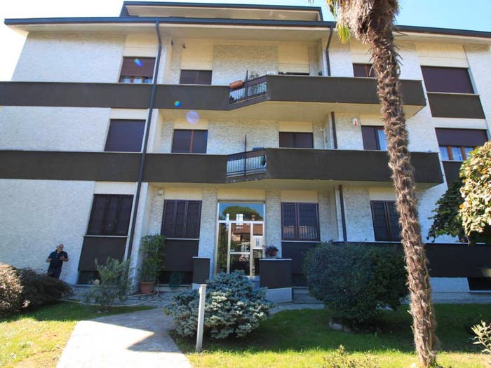 Appartamento quadrilocale in vendita in Via Giovanni Paolo II, Centro, Alzate Brianza