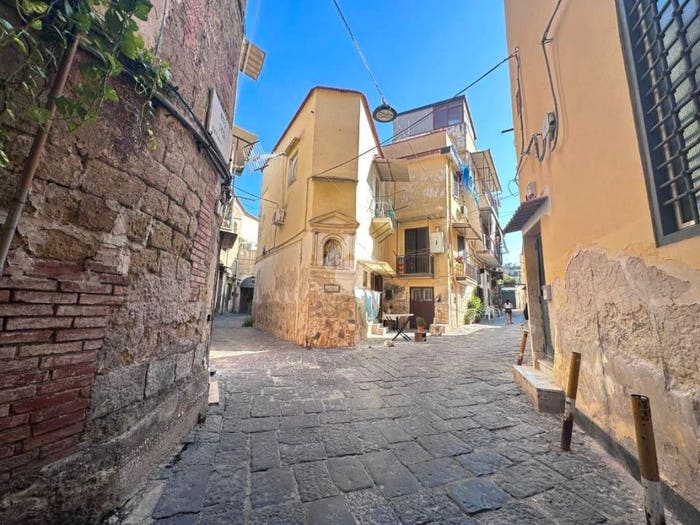 Appartamento trilocale in vendita in Vico I Chiesa, Miano, Napoli
