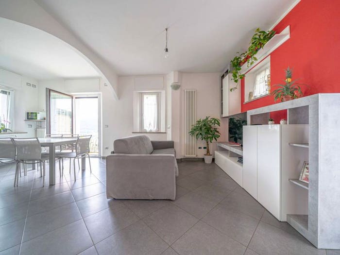 Appartamento trilocale in vendita in Via Nobili, Poggiridenti Alto, Poggiridenti
