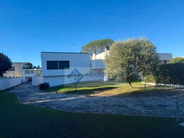 Casa quadrilocale in affitto in ROSSINI, Giussano