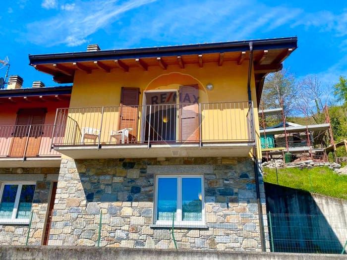Casa bilocale in vendita in Via Serravalle, Centro, Livo