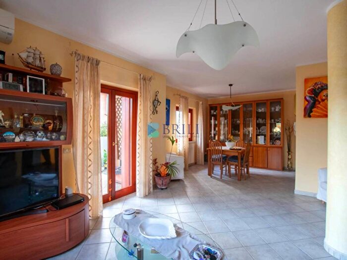 Casa con 6 locali in vendita in Via Sandro Pertini, Via Nervi, Olbia