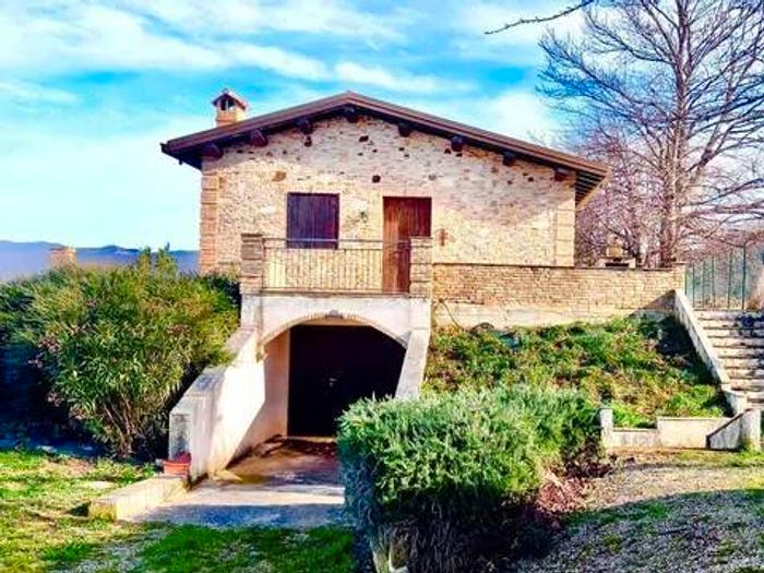 Casa con 6 locali in vendita in Poggio Delle Vigne No Number, Catabbio, Semproniano