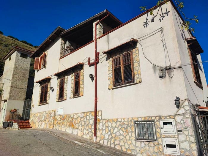 Appartamento con 6 locali in vendita in Via Ai Villini Sant'Isidoro, Boccadifalco Baida, Palermo