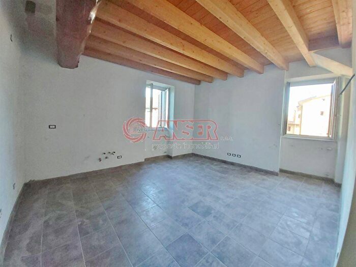 Appartamento bilocale in vendita in PIAZZA CAVOUR, Centro, Lomagna