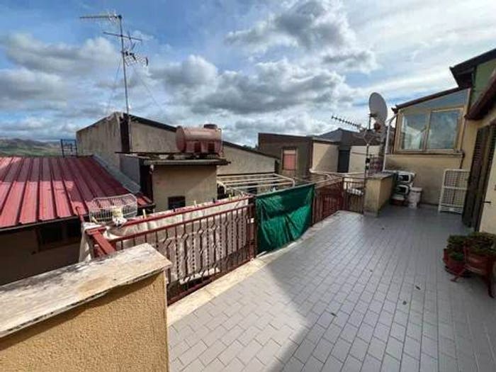 Appartamento con 5 locali in vendita in Via Nicolò Di Marco, Mezzojuso
