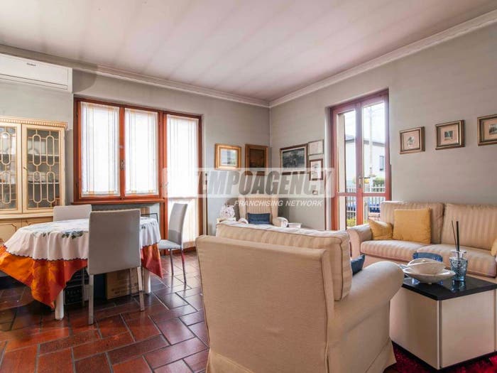 Casa trilocale in vendita in Via Risorgimento, Centro, Cislago