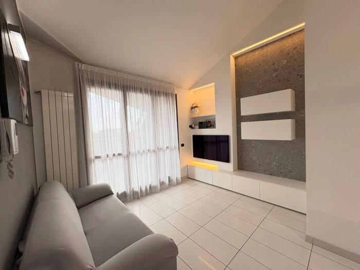 Appartamento trilocale in vendita in Via Leonardo da Vinci, Bussero