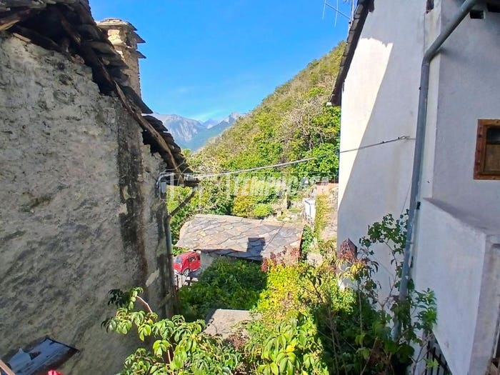 Appartamento bilocale in vendita in Strada Regionale di Perloz, Centro, Perloz