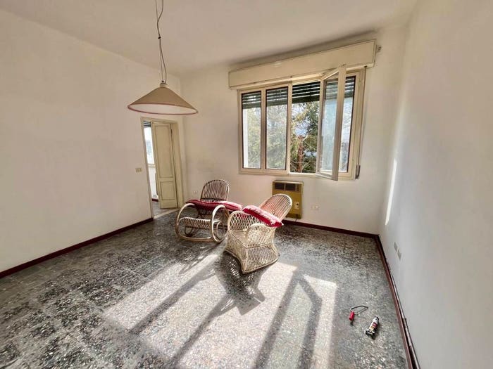 Casa con 6 locali in vendita in Via Giuseppe Garibaldi, Centro, Moglia