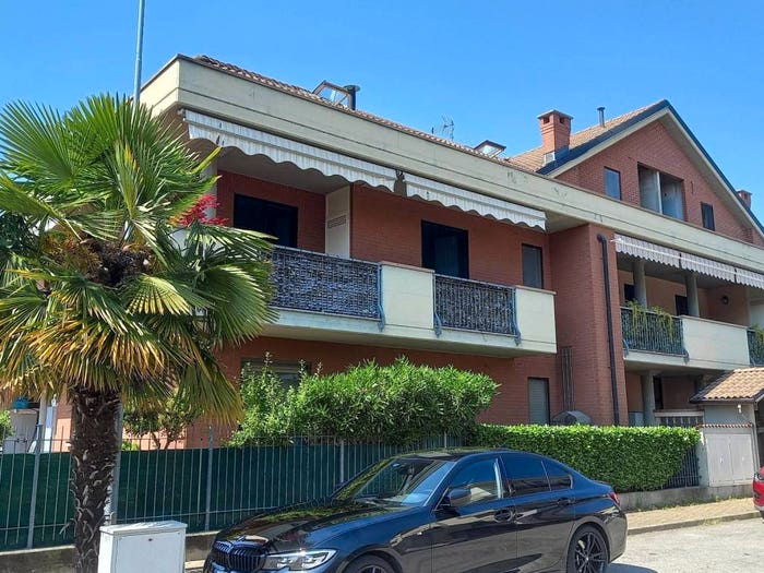 Casa trilocale in vendita in Via Giacomo Leopardi, Centro, Gassino Torinese