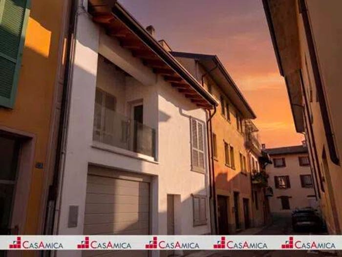 Casa quadrilocale in vendita in Via Monte Grappa, Fontanella