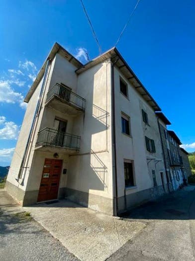 Casa con 6 locali in vendita in Via Croce, Castelnovo Ne' Monti