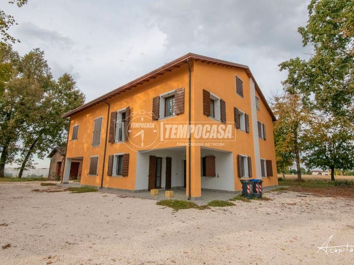 Casa con 6 locali in vendita in Via Gorzano, Camposanto