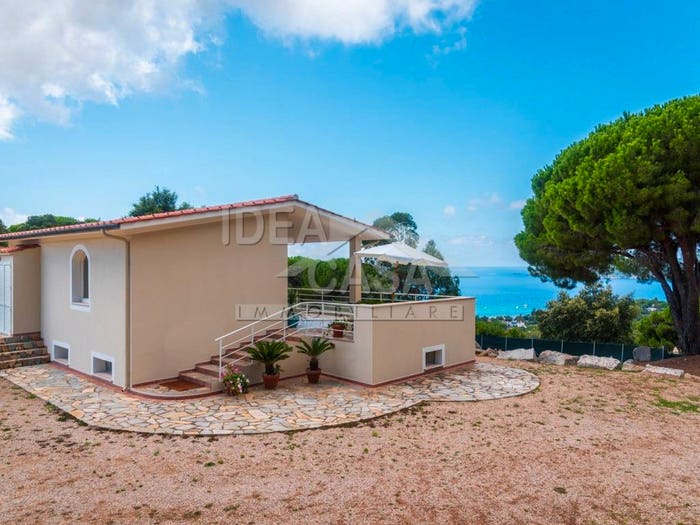 Casa trilocale in vendita in Località Generinco, Porto Azzurro