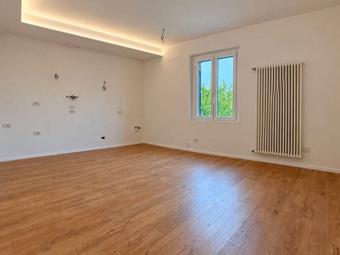 Appartamento quadrilocale in vendita in Via Francesco Redi, Villa Severi Cappuccini, Arezzo
