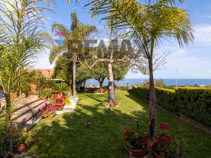 Appartamento con 5 locali in vendita in Via Acicastello, Ficarazzi Gallinaro, Aci Castello