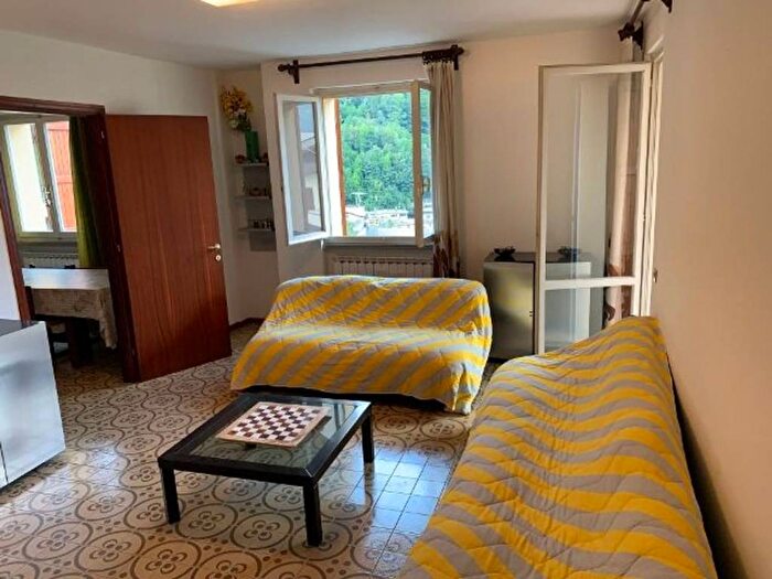 Appartamento quadrilocale in vendita in Via Giardini, Fiumalbo Dogana, Fiumalbo