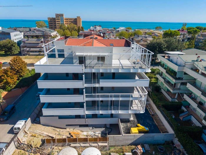 Appartamento quadrilocale in vendita in Largo Beniamino Gigli, Centro, Roseto degli Abruzzi