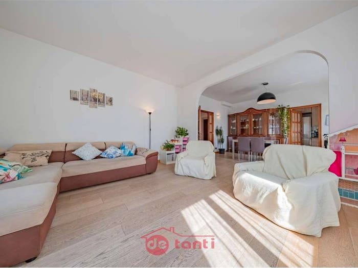 Appartamento trilocale in vendita in Via A Stoppani, Centro, Chiavenna