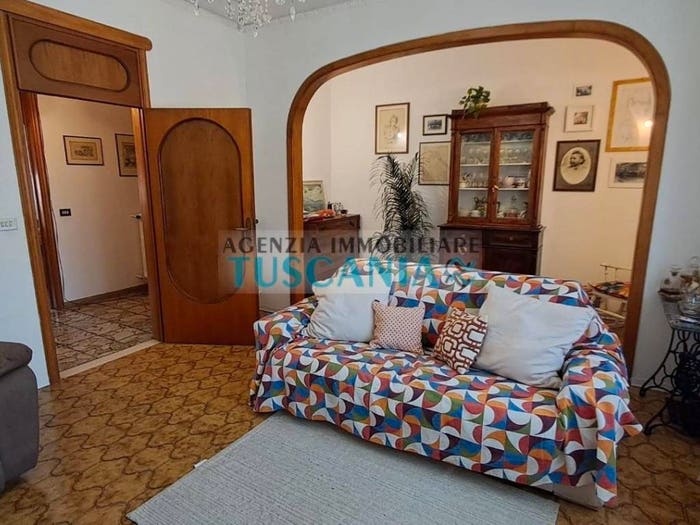 Appartamento con 5 locali in vendita in Via Ippolito Pindemonte, Cecina Centro, Cecina