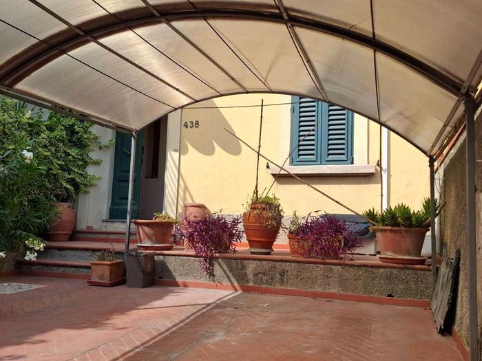 Casa con 6 locali in vendita in Via Pistoiese, Narnali Viaccia, Prato