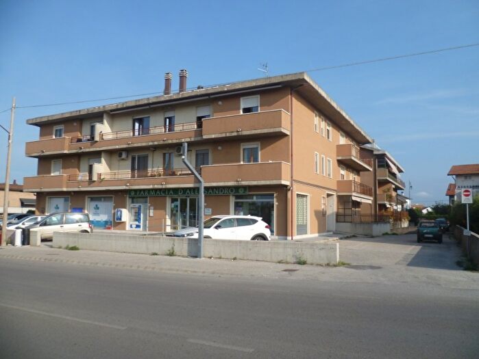 Appartamento con 5 locali in vendita in Via Provinciale, Mozzagrogna