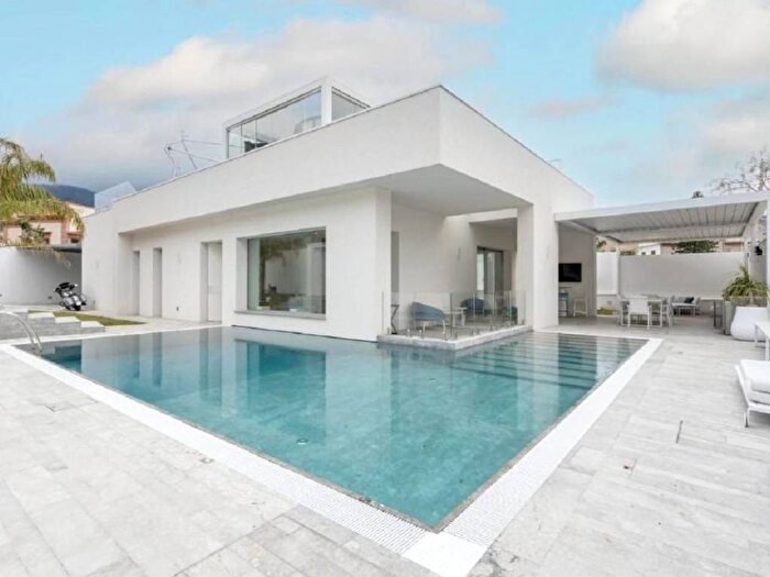 Casa con 5 locali in vendita in Via Tritone, Sferracavallo Barcarello, Palermo