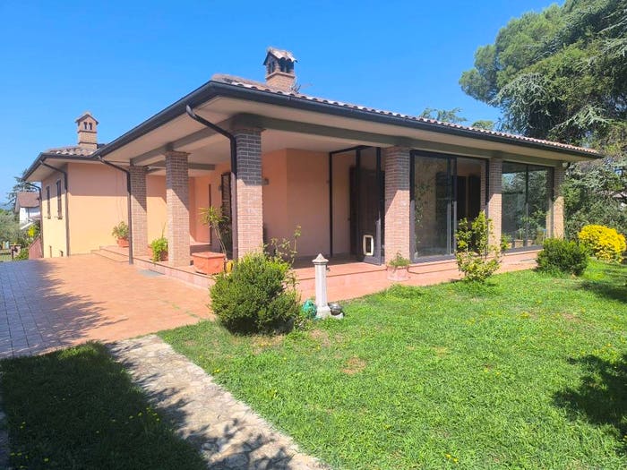 Casa con 6 locali in vendita in Via Monti Martani, Capitan Loreto, Spello