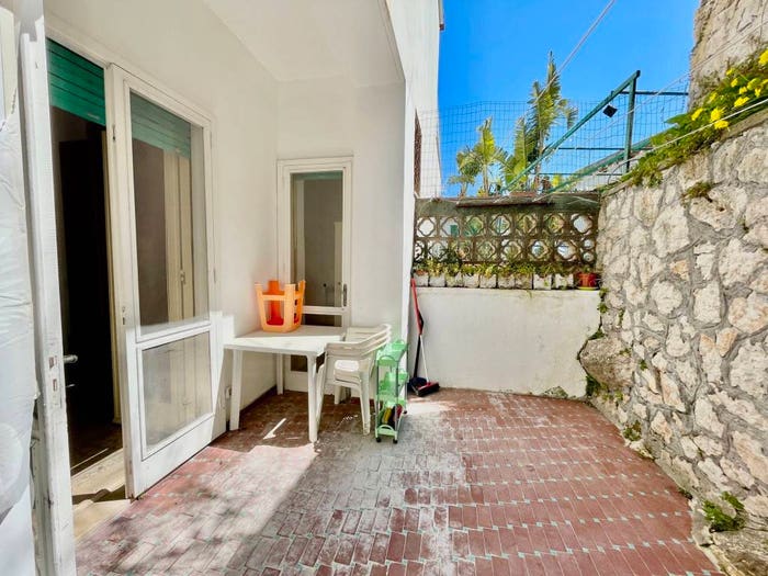 Appartamento bilocale in vendita in Via Dalmazio Birago, Centro, Capri