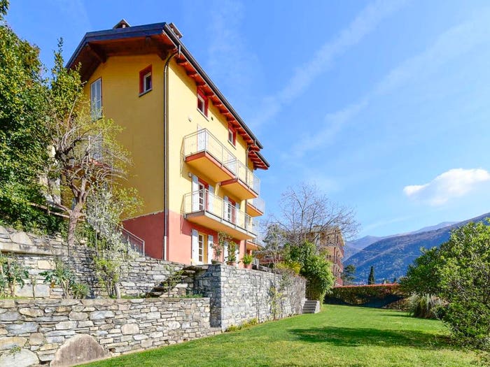 Casa con 6 locali in vendita in Via Germanello, Laglio