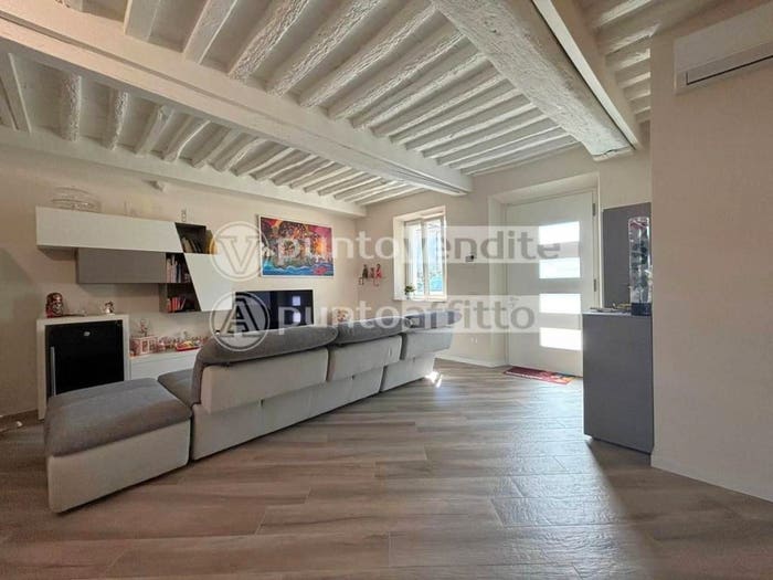 Casa con 5 locali in vendita in Via delle Ville Prima, Santissima Annunziata, Lucca