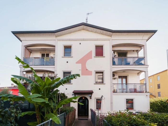 Appartamento quadrilocale in vendita in Via Cattabianchi, Centro, Fontanellato