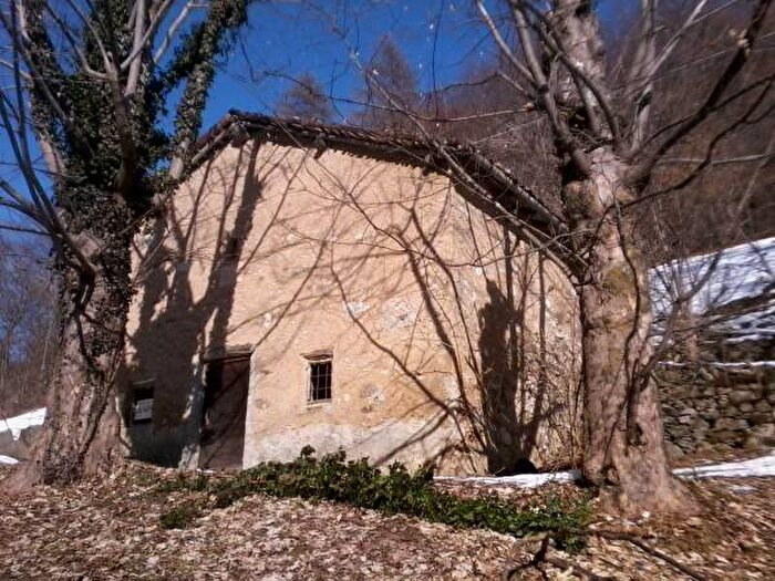 Casa in vendita in Via S Eustacchio, Barzio