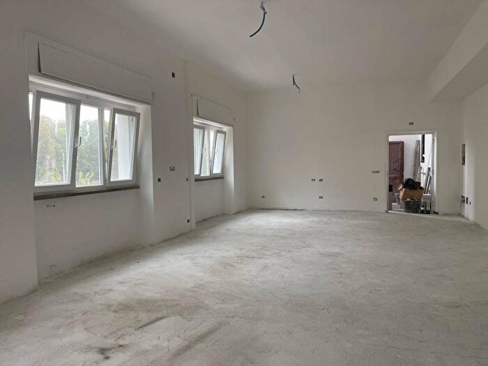 Appartamento quadrilocale in vendita in Viale della Piramide Cestia, San Saba Caracalla, Roma