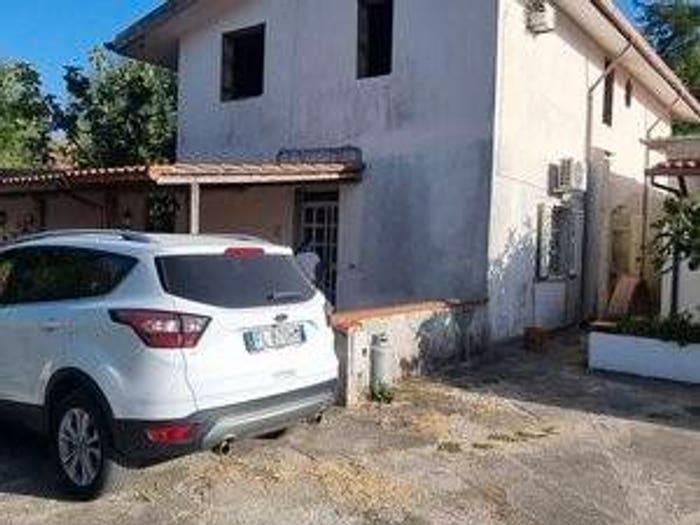 Casa quadrilocale in vendita in Contrada Prefago, Gagliano, Catanzaro